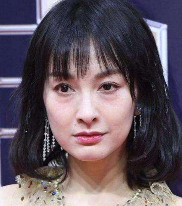 明星有眼袋,看着老10岁!