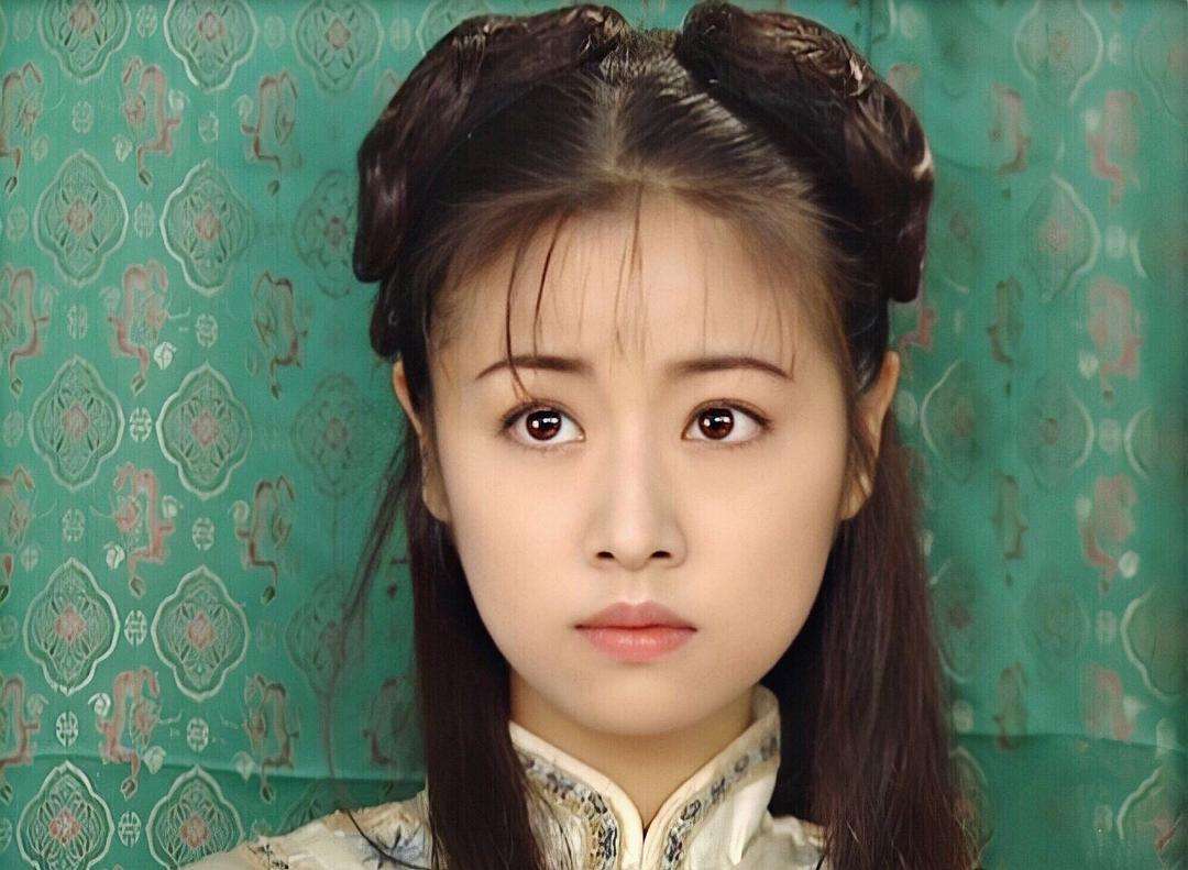 大家还记得《还珠格格》里面的大眼紫薇吗?深深印在脑海里!