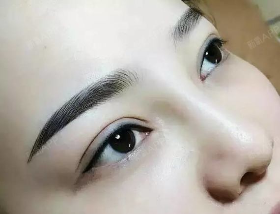 第三种:魅惑美瞳黑(三线合一)第二种:美瞳线 美睫线第一种:美睫线