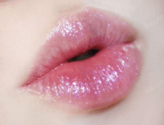 玻尿酸丰唇,打造魅力唇形