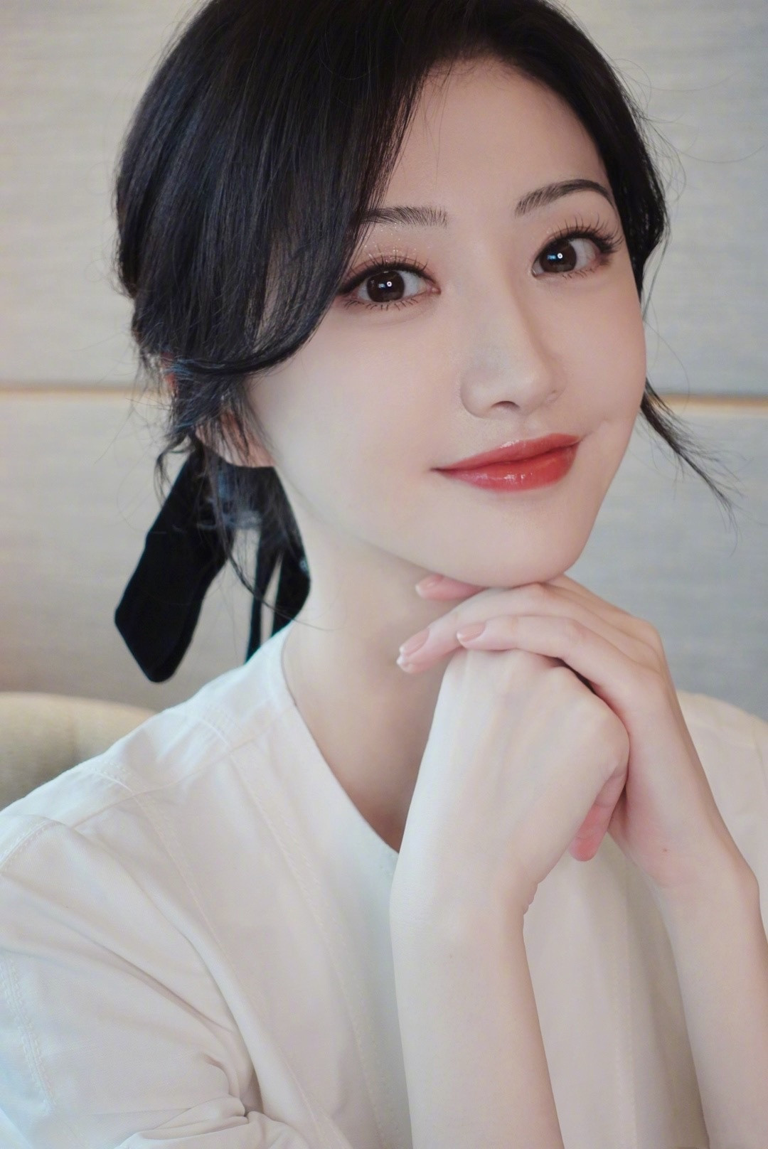 所以,双眼皮绝对不是越宽越好,要符合个人气质和面