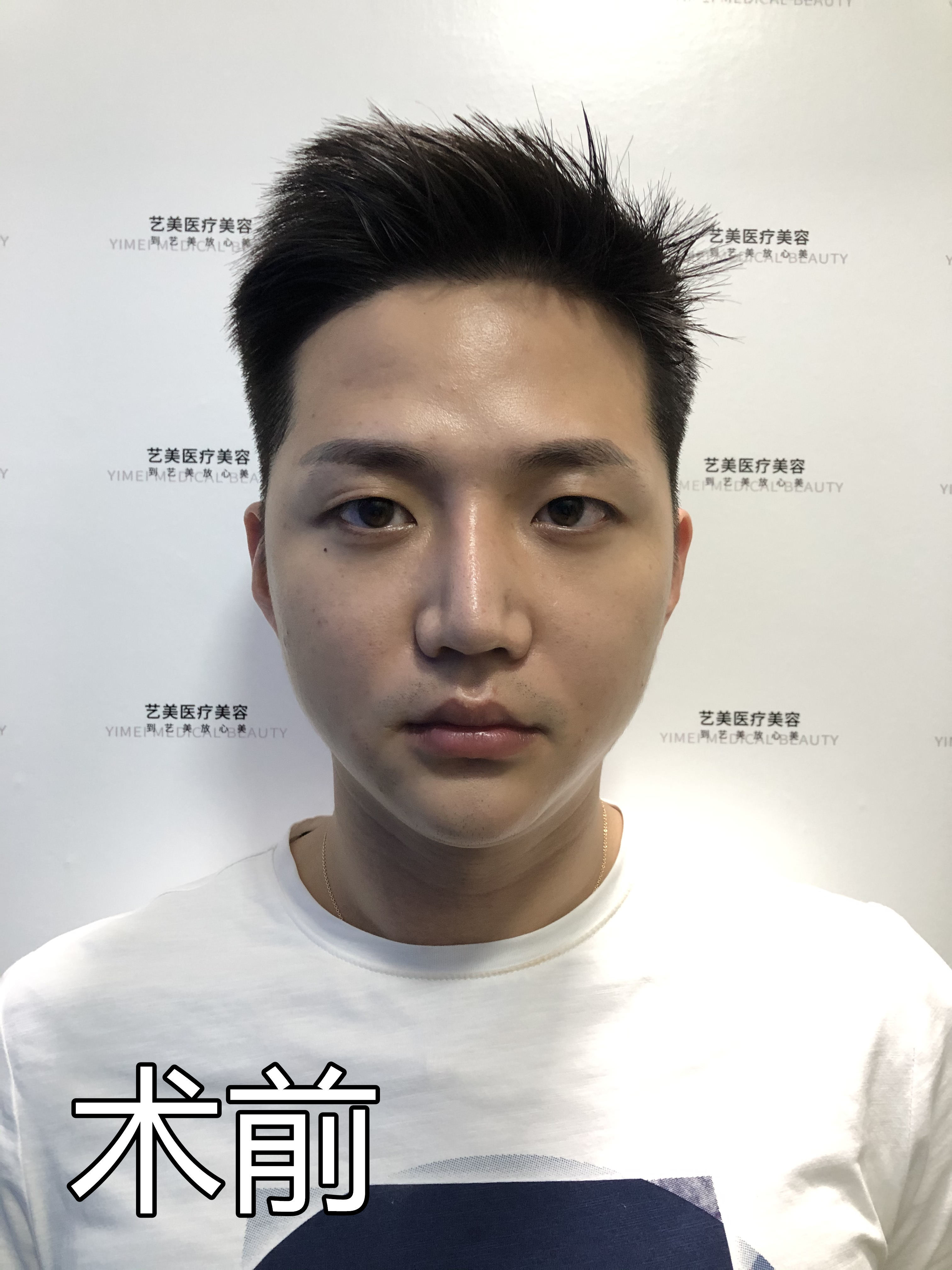 棱角分明的侧脸轮廓线对于帅哥来说太重要了.