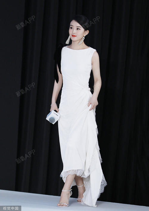 体态审美丨女明星提裙摆的优雅气质来自哪里7571