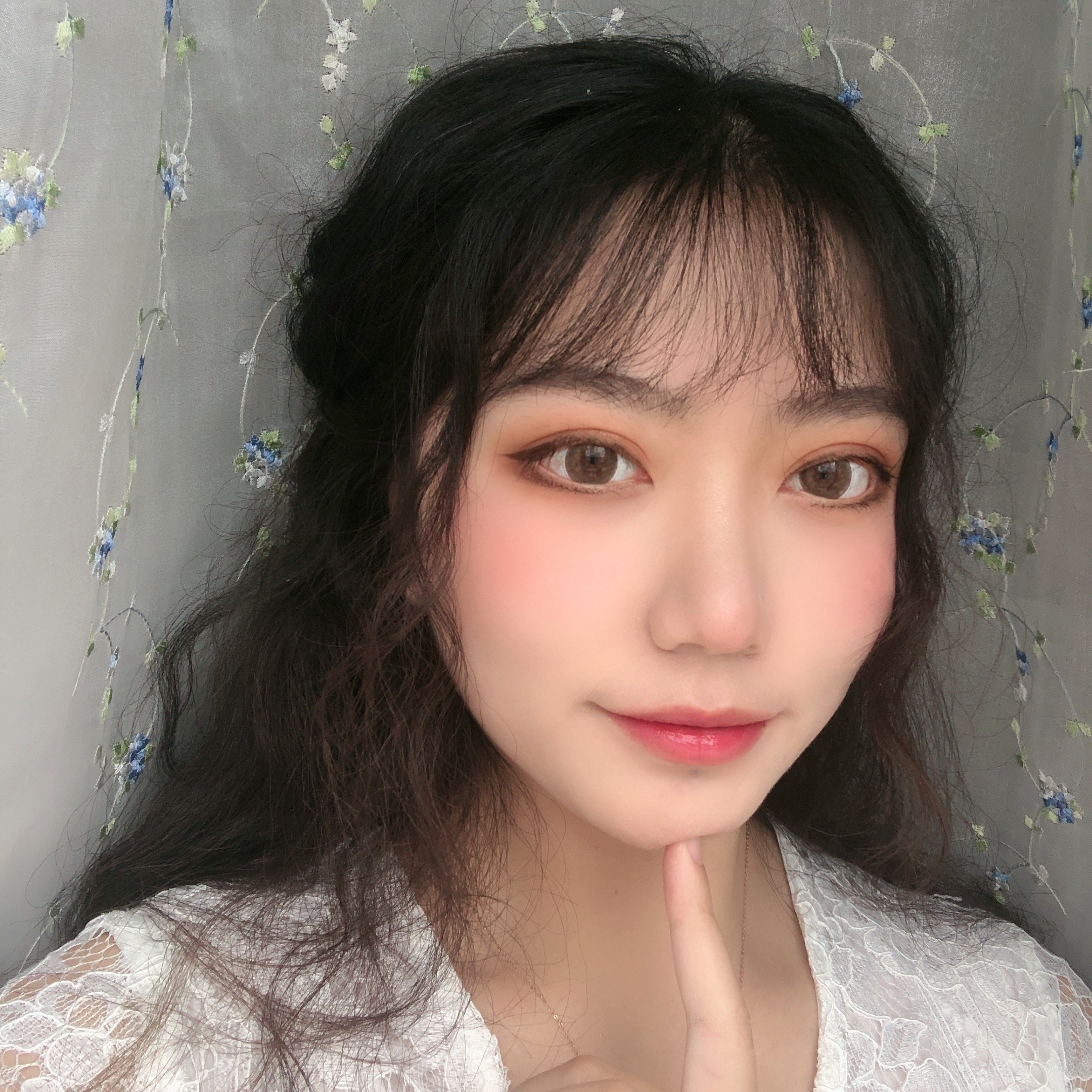 开扇双眼皮是不是比平行双眼皮更好看更自然