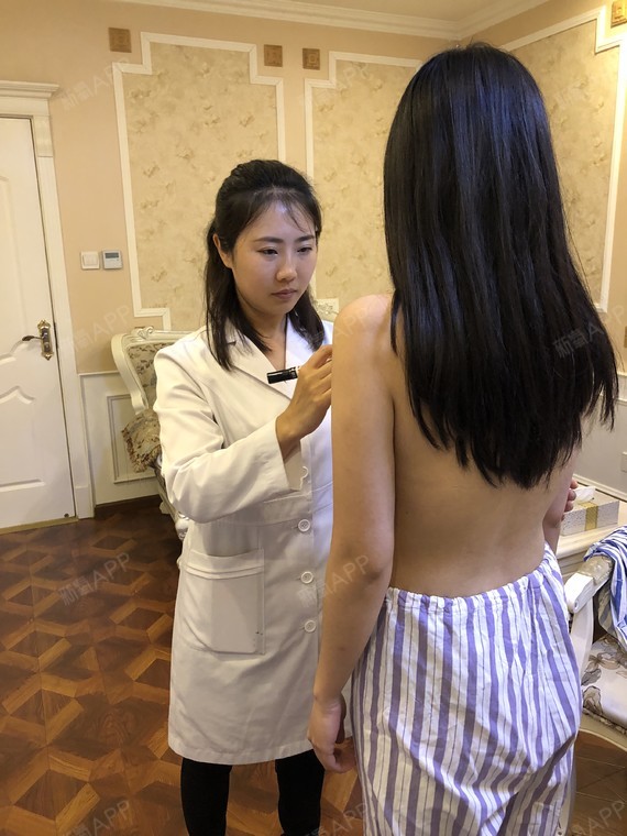 被驯服的小猫假体隆胸第0天美丽日记