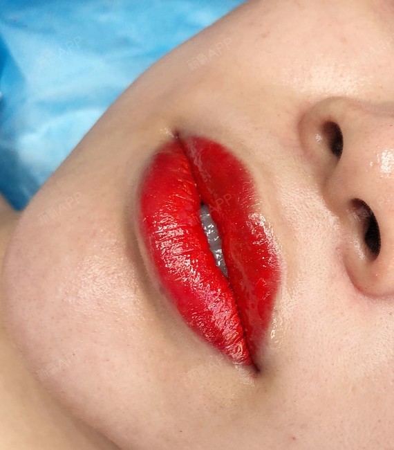 刚刚做完唇啦~大家感觉好不好看?