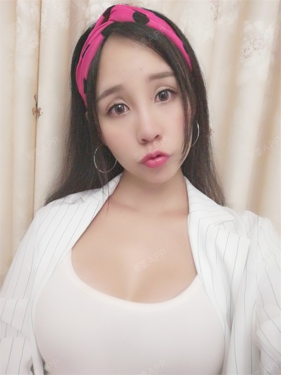 新氧- 懵萌雪 | 胸部 | 隆胸 | 假体隆胸 | 术后当自强 | 重庆同城