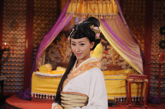 鼻,歪鼻,鹰钩鼻   最近有宝宝跟小编吐槽:为什么别人都是c位出道,公主