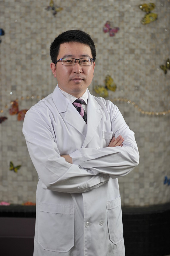 下面为大家隆重介绍一下我们院内的专家王忠志王院长.