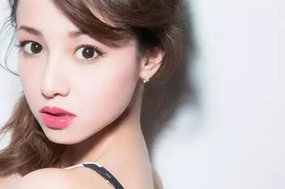 很多宝宝私信小姐姐 ▽ 「眼睛太小,做个双眼皮后能变大吗?