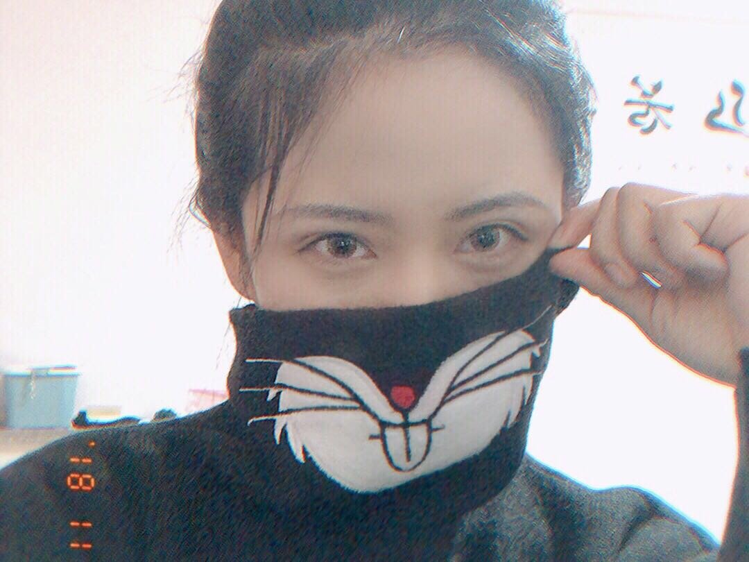 为什么遮住半张脸呢  因为我下颌拐点低 看起来相当内蒙人了