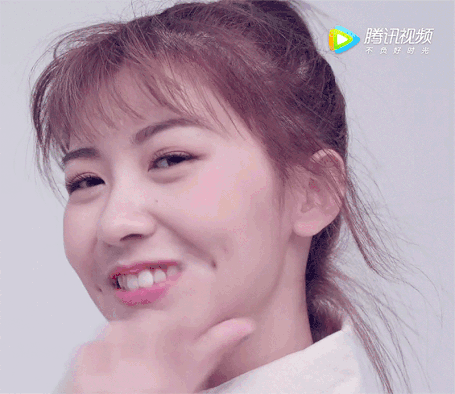 还有一种破涕为笑的笑,这样快速的情绪变化,也会揪着人心,让人忍不住