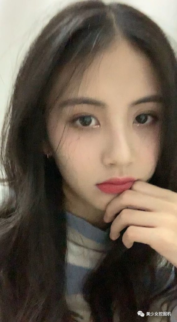 前些日子网红三姐妹日马夫人,裴佳欣,甜仇合体了.