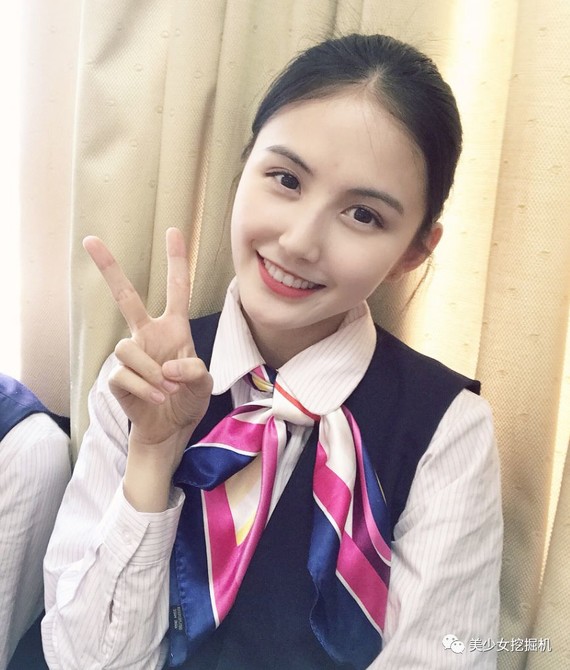 前些日子网红三姐妹日马夫人,裴佳欣,甜仇合体了.