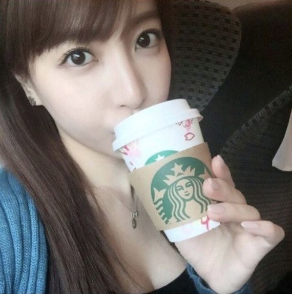 竹内涉如果不是因为垫了山根拉近了眼距的话,可能还开了一点点内眼角.