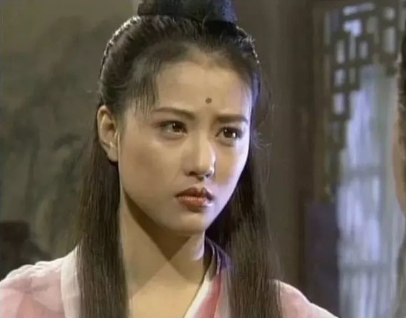 氧叔日常刷微博,看到了新版《倚天屠龙记》中周芷若的扮演者祝绪丹的