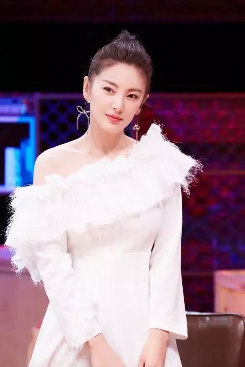 昨天晚上《我的我的经纪人》开播,因为惊_圈