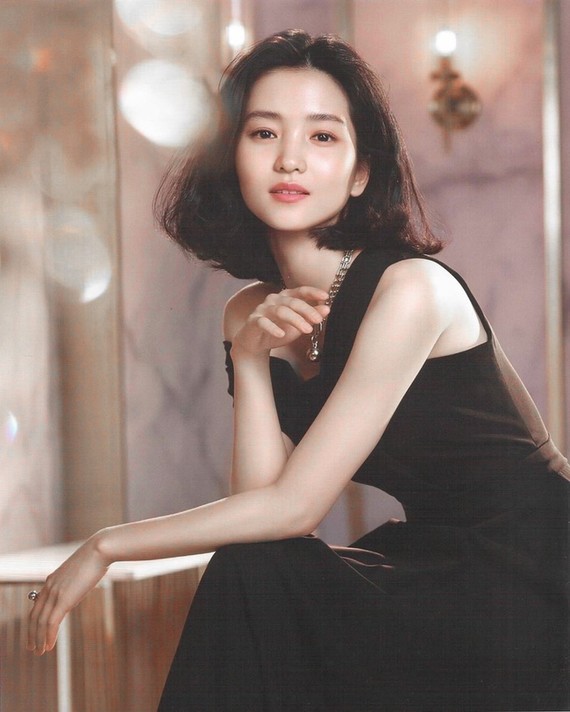 949494周末翻看了下韩国女星金泰梨ins,她是属于高_圈子-新氧