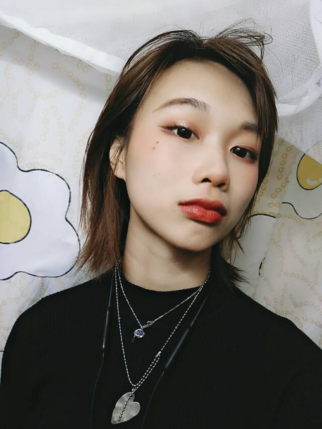 蜜汁死亡角度自拍