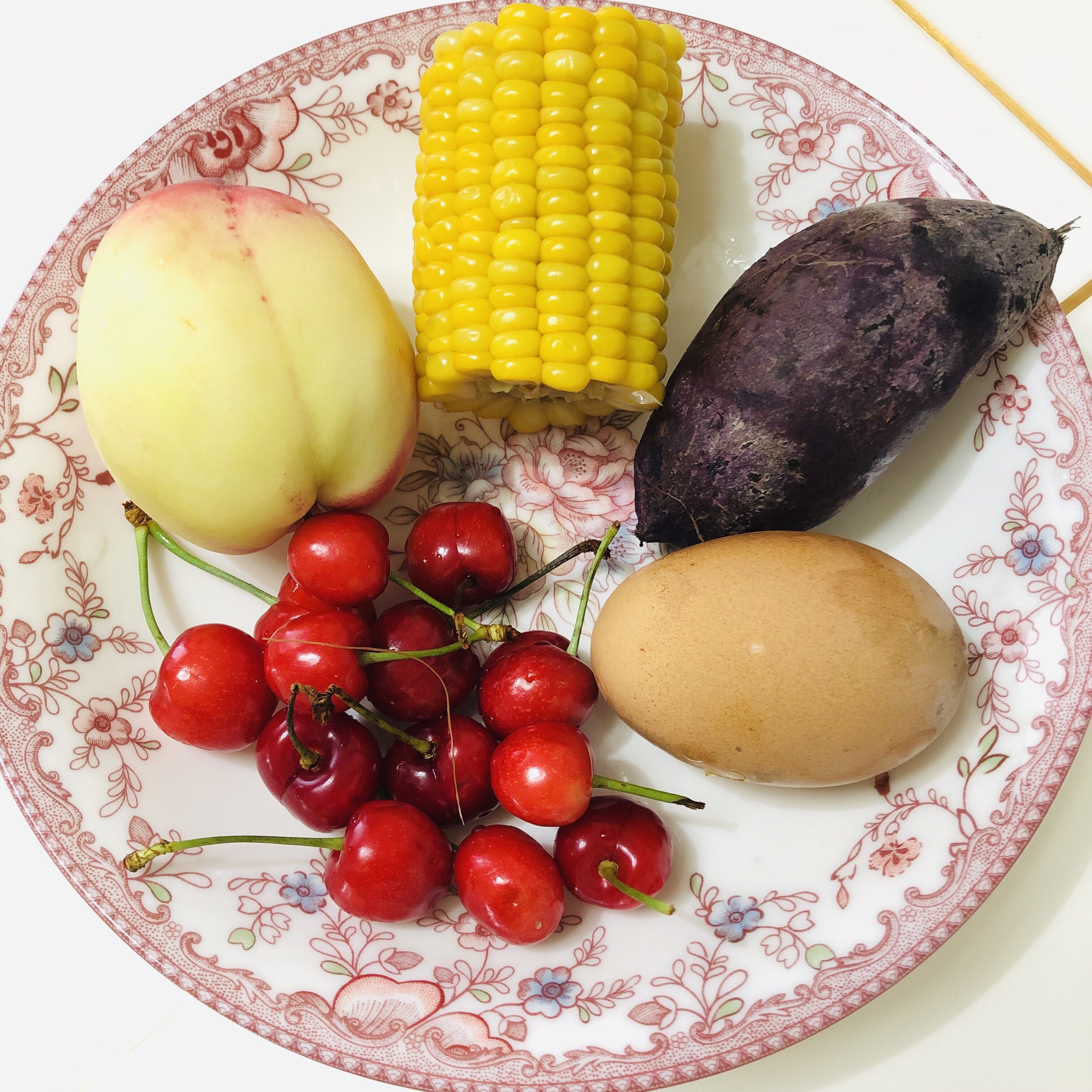 早餐鸡蛋玉米紫薯水果