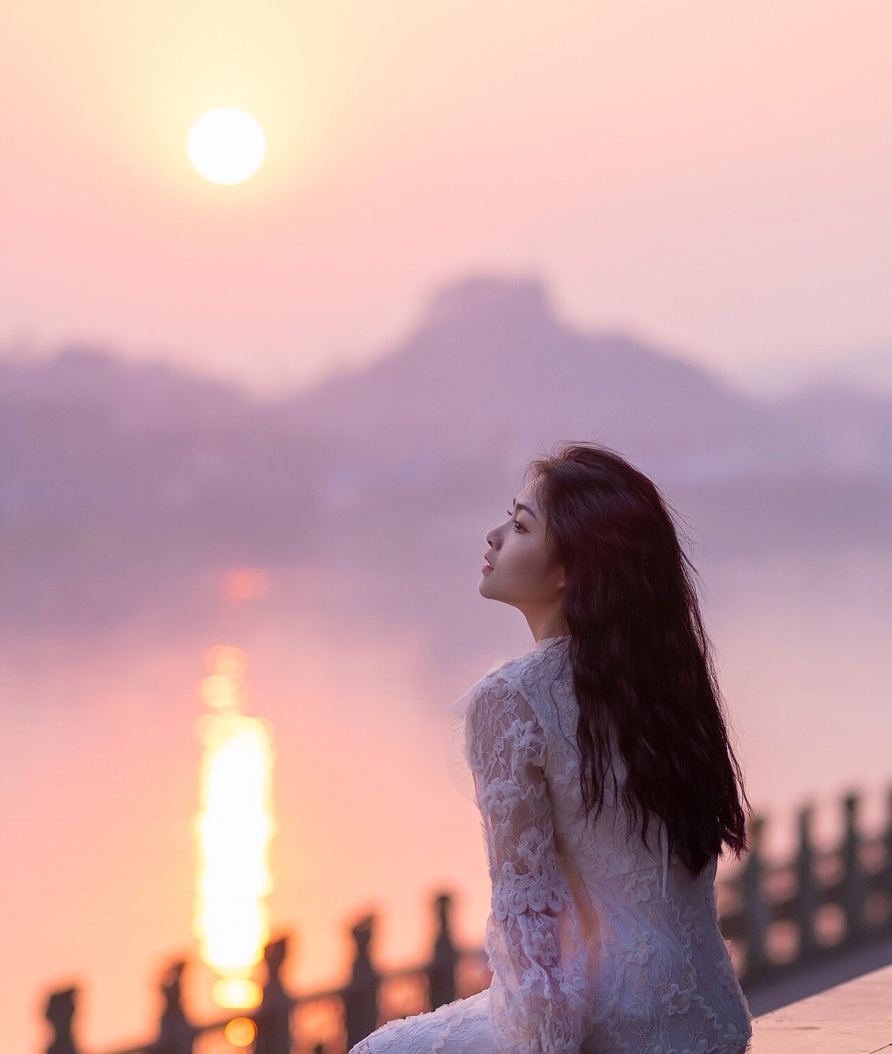 一直都觉得自己侧面比正面好看,今天看到文章一翻照片才发现,真的大