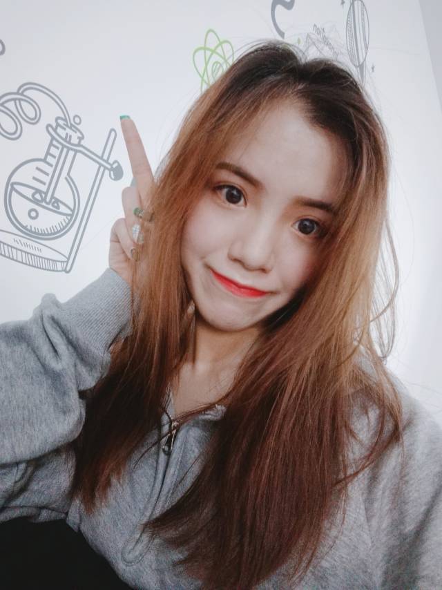 但我是土生土长的湖南人 我认为更偏向湖南人的长相 嘻嘻~   @新氧