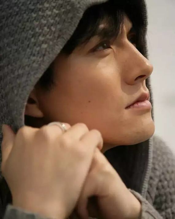 日本美男柏原崇也是这种唇型,非