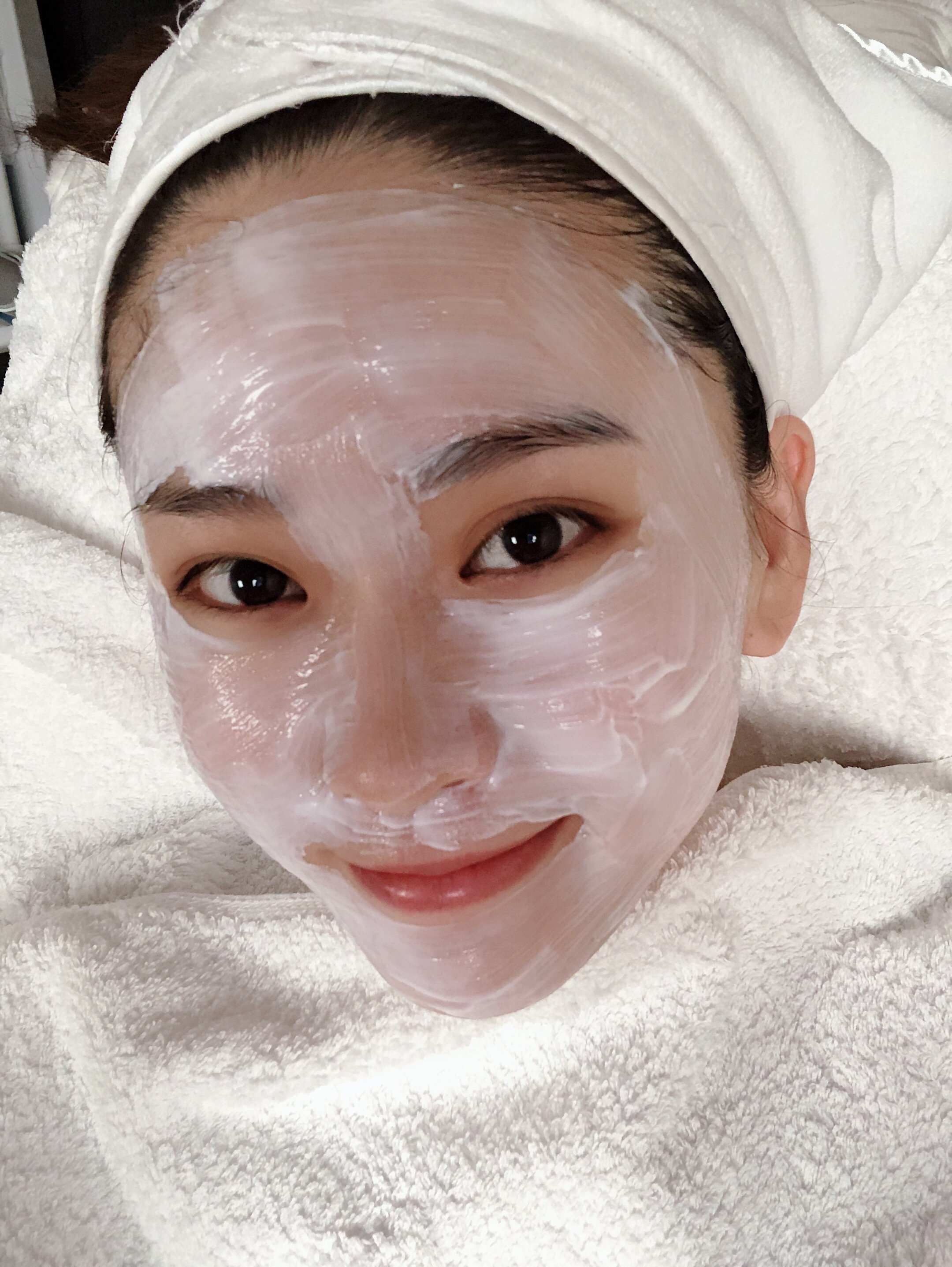 来猜猜我多少岁#故意发一张敷脸的照片,增加猜题难_圈子-新氧美容