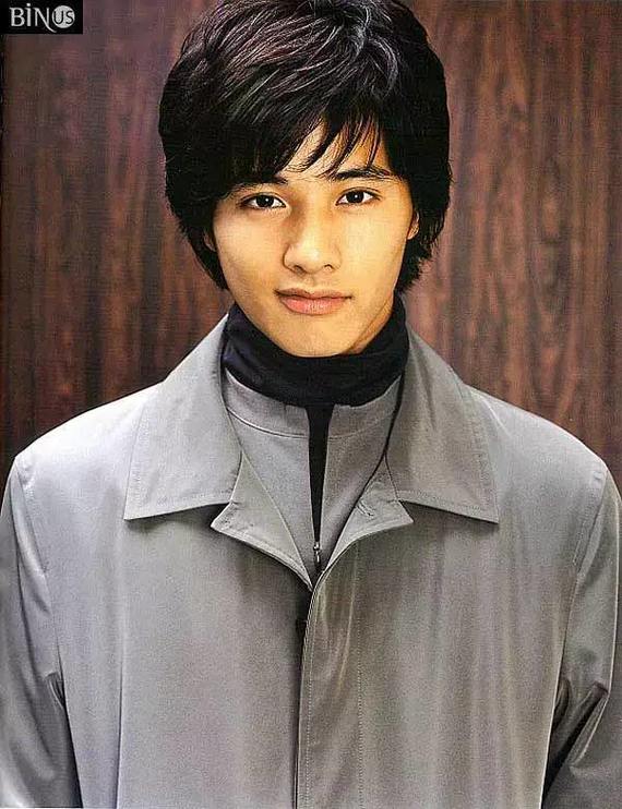 长发时期的元彬与木村拓哉的相似度也是最高的.