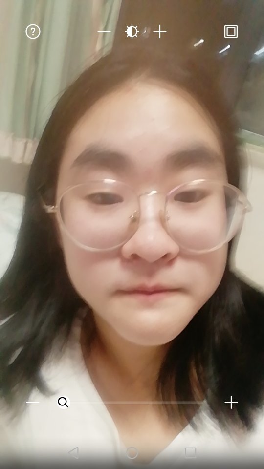 像整容脸满脸填充但真的啥都没动过眉毛野生