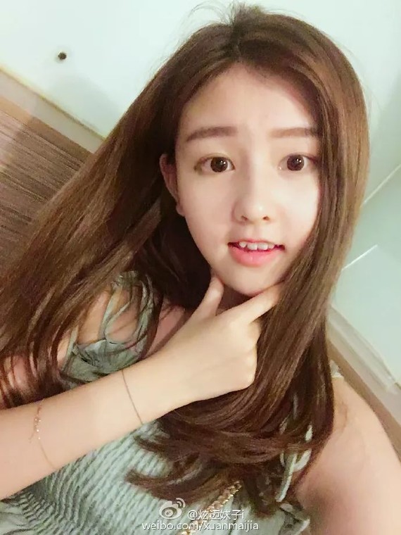 大家还记得快手网红炫迈妹儿么?