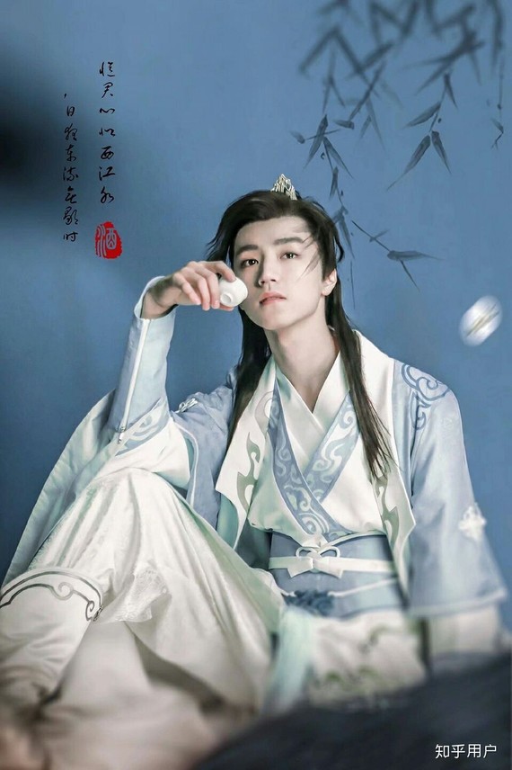 颜值还是有的,脑补一下就什么都有啦 借酒消愁的逍遥公子