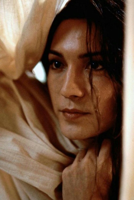 新氧上有一个问题:如果当初《霸王别姬》选择尊龙而不是张国荣,这部