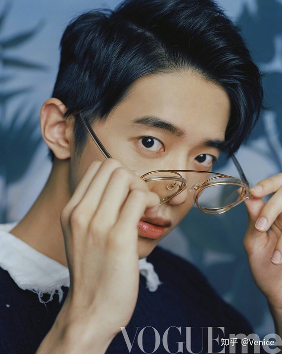 突然发现97真的是个神奇的年份  出了一堆初恋脸 沈月 金有谦 田柾国