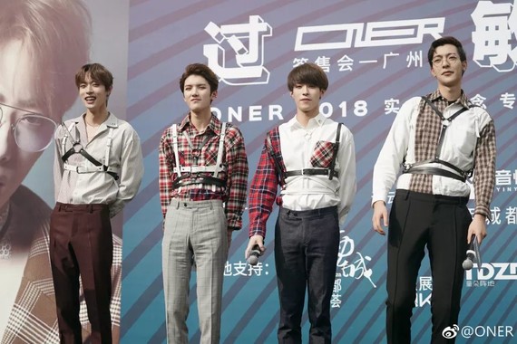 76接着在坤音四子组成的oner出道,偶练有多火大家都知道,所以即便不