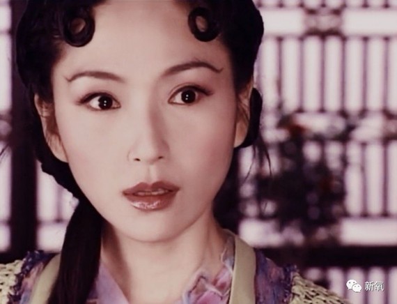 2001年,她拍了电视剧版的《青蛇外传》,饰演的青蛇,也成为羊童年非常