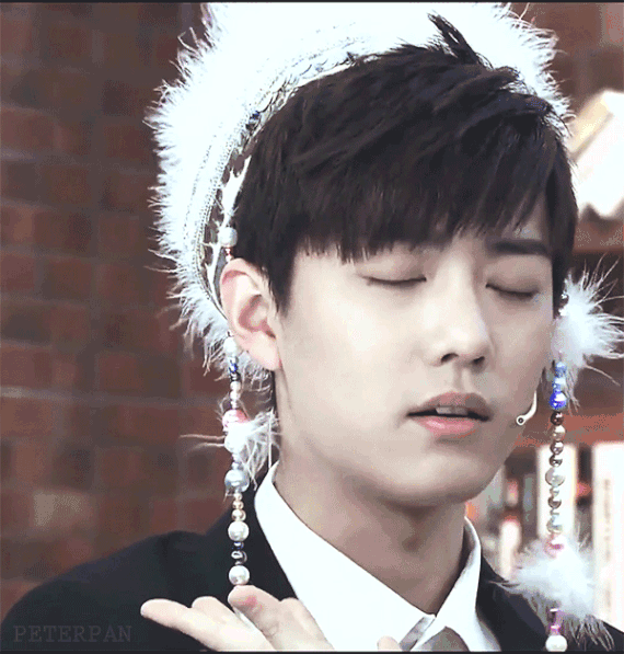 肖战也是牙套脸