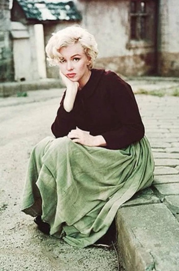 氧叔心情很悲痛,因为雪莉的离开.