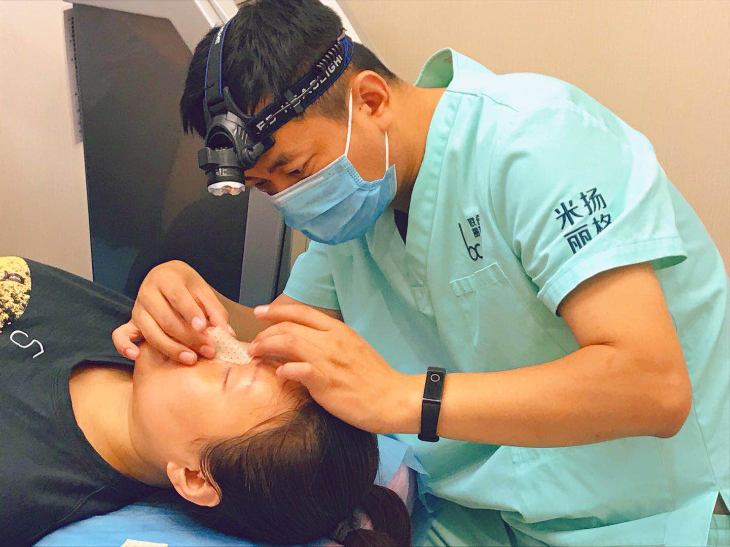 隆鼻后几天消肿 什么时候可以散瘀 新氧 专业医美服务平台