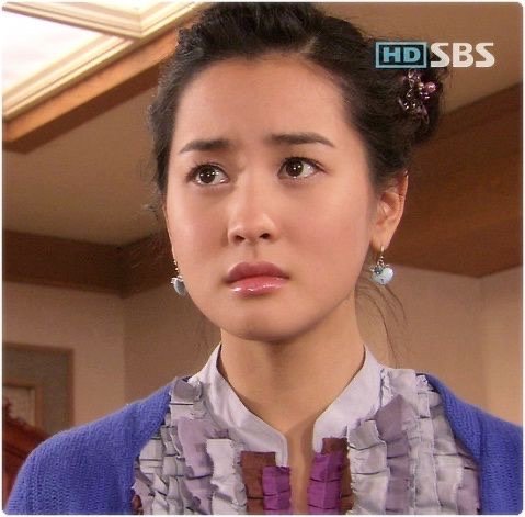 李多海在《我的女孩》里面真的是超级好看了～(虽然也是整过的),但是