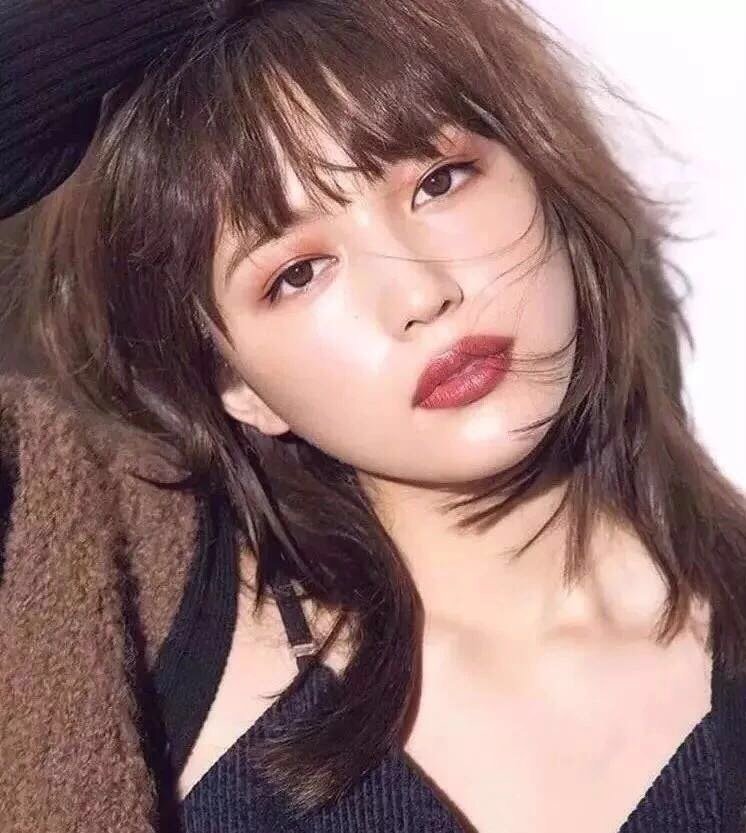 说到刻薄脸,大家第一印象可能是像雪姨这样,五官脸型中哪些元素会让人