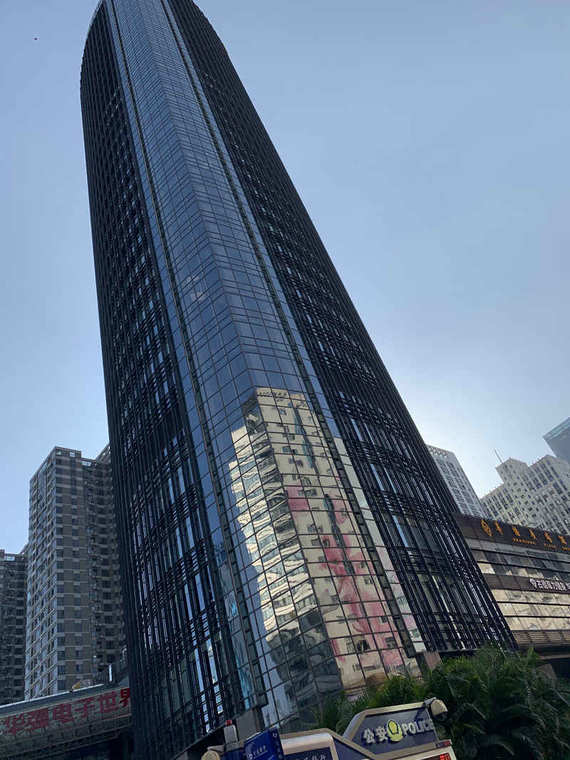 这是"华强广场酒店"9292这家机构在华前广场酒店旁边哦====》》