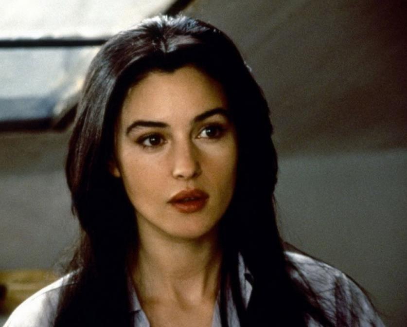 百度百科了一下,梦中情人的概念是出现于梦中的一个不现实的情人