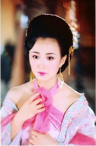 童年看的《至尊红颜》中,徐莹莹,真的是长着一张慵懒_圈子-新氧美容