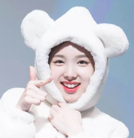 我的牙齿情况是这样两颗兔牙加两颗虎牙还整体内倾一笑起来门牙上的