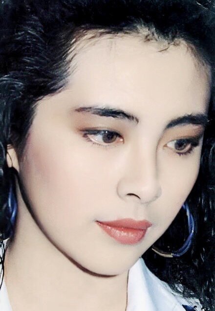 时尚是一个经典的轮回,兜兜转转港风这股风又春回大地了.