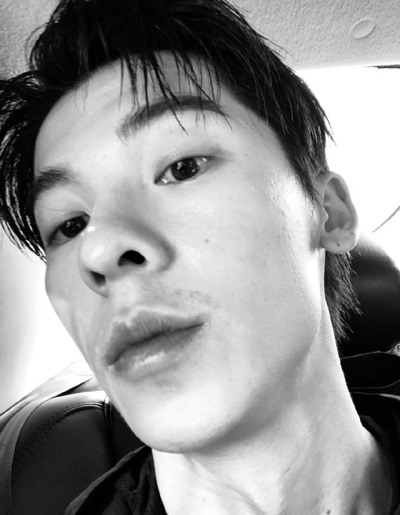 比较熟知的就是《海吉拉》和最新的《想见你》了吧许光汉出生于台湾省