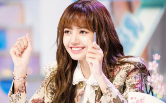 lisa的"大嘴"笑起来也太好看了!最近因为《青春_圈子-新氧美容整形