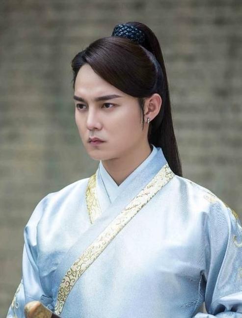 f女福利《鬓边不是海棠红》热映 男生女相的尹正碰瓷_圈子-新氧美容