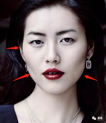 m形的唇峰和尖尖的唇角都在展示强势,唯有略圆的鼻头和较矮的山根